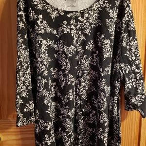 CATHERINES 5x black and white t 3/4 length sleeves